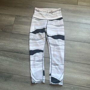 57. Lululemon true self crop